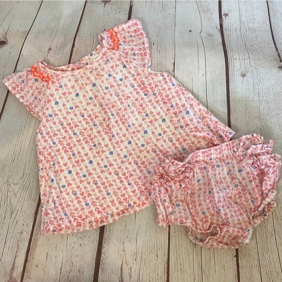 babyB'Gosh 2-Piece Linen Pink Heart/Flower Top & Briefs - Picture 1 of 5